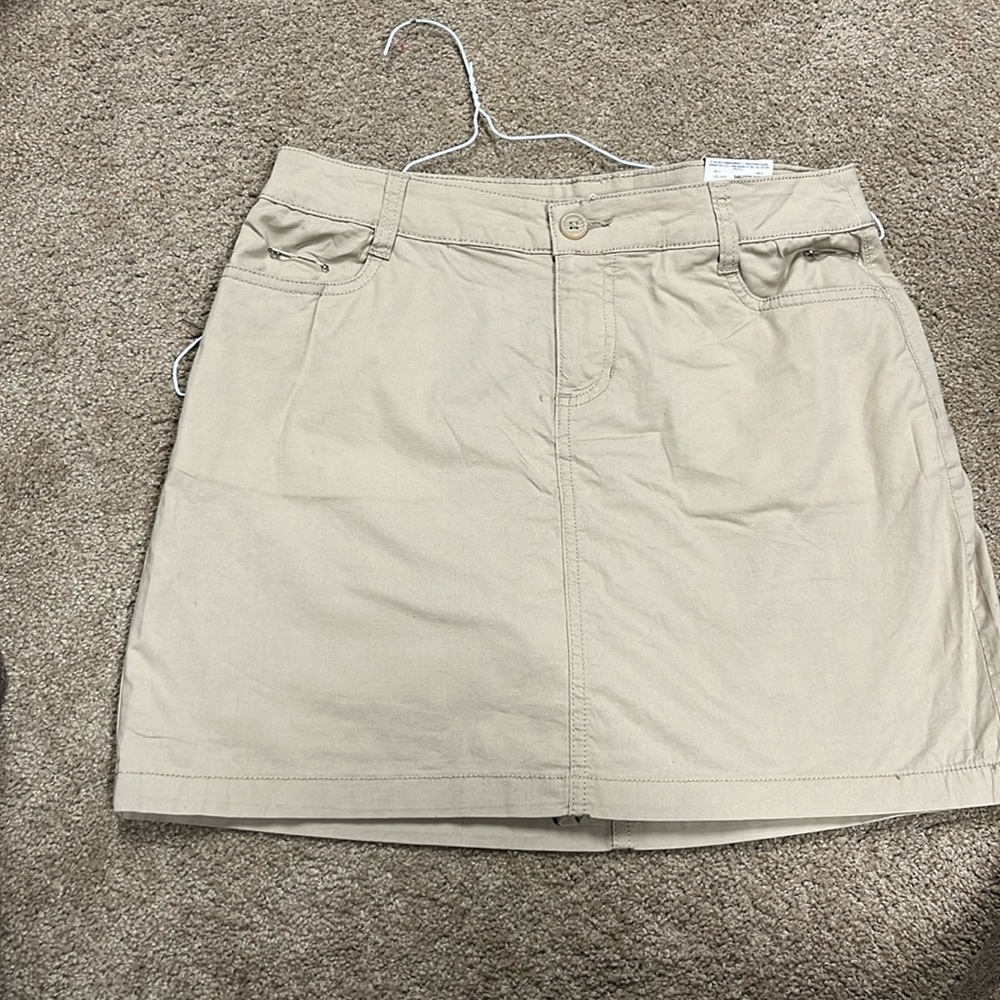 Size 4 skort short.